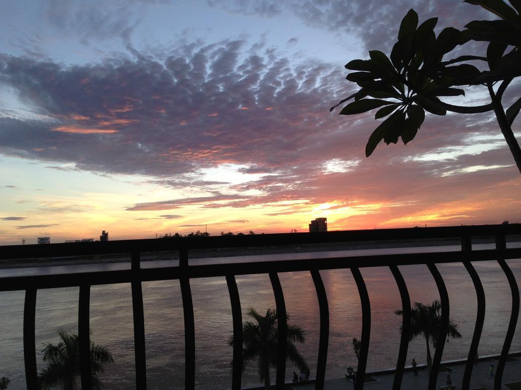New Season Riverside Hotel Phnom Penh Luaran gambar