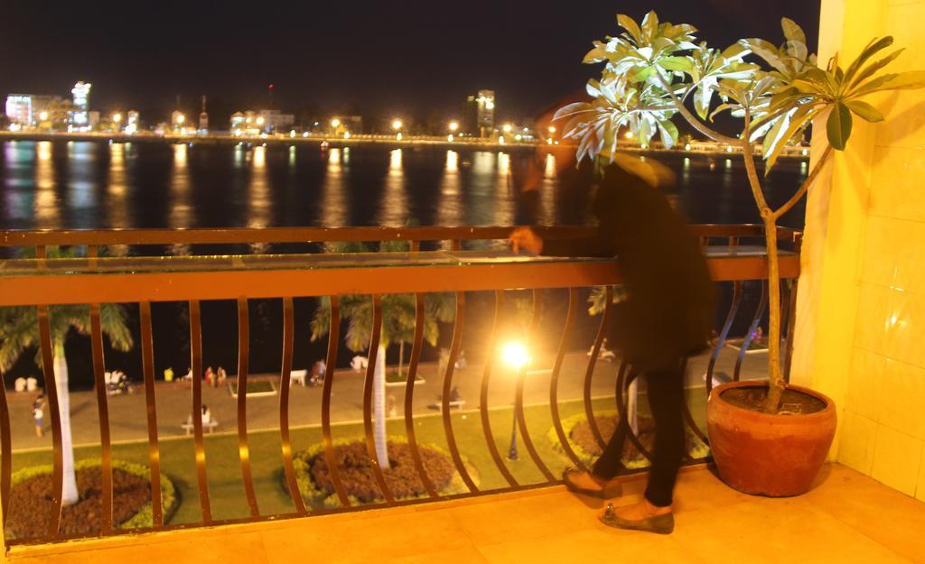 New Season Riverside Hotel Phnom Penh Luaran gambar