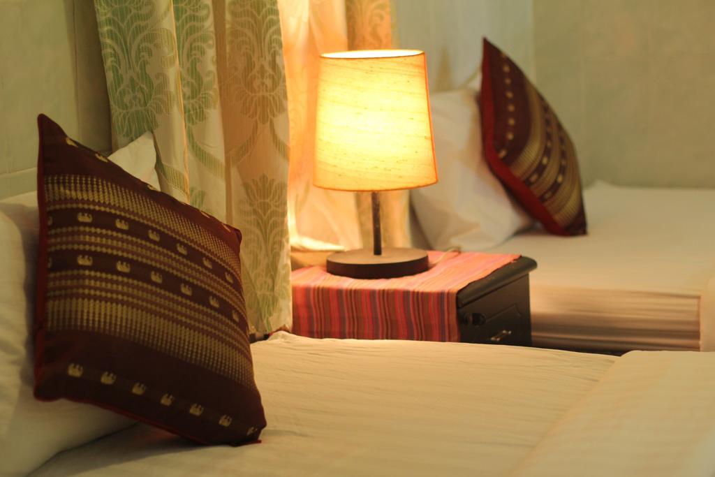 New Season Riverside Hotel Phnom Penh Bilik gambar
