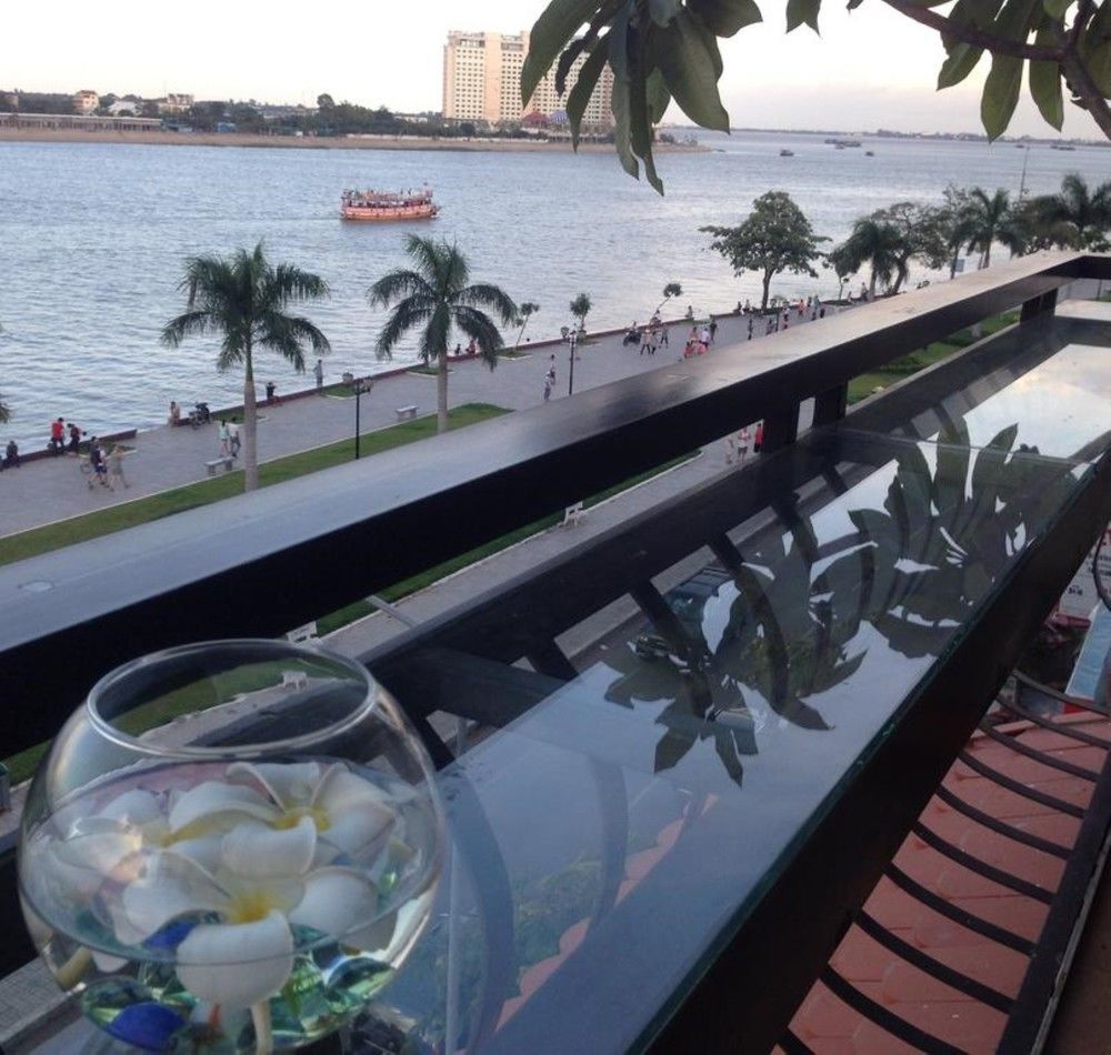 New Season Riverside Hotel Phnom Penh Luaran gambar